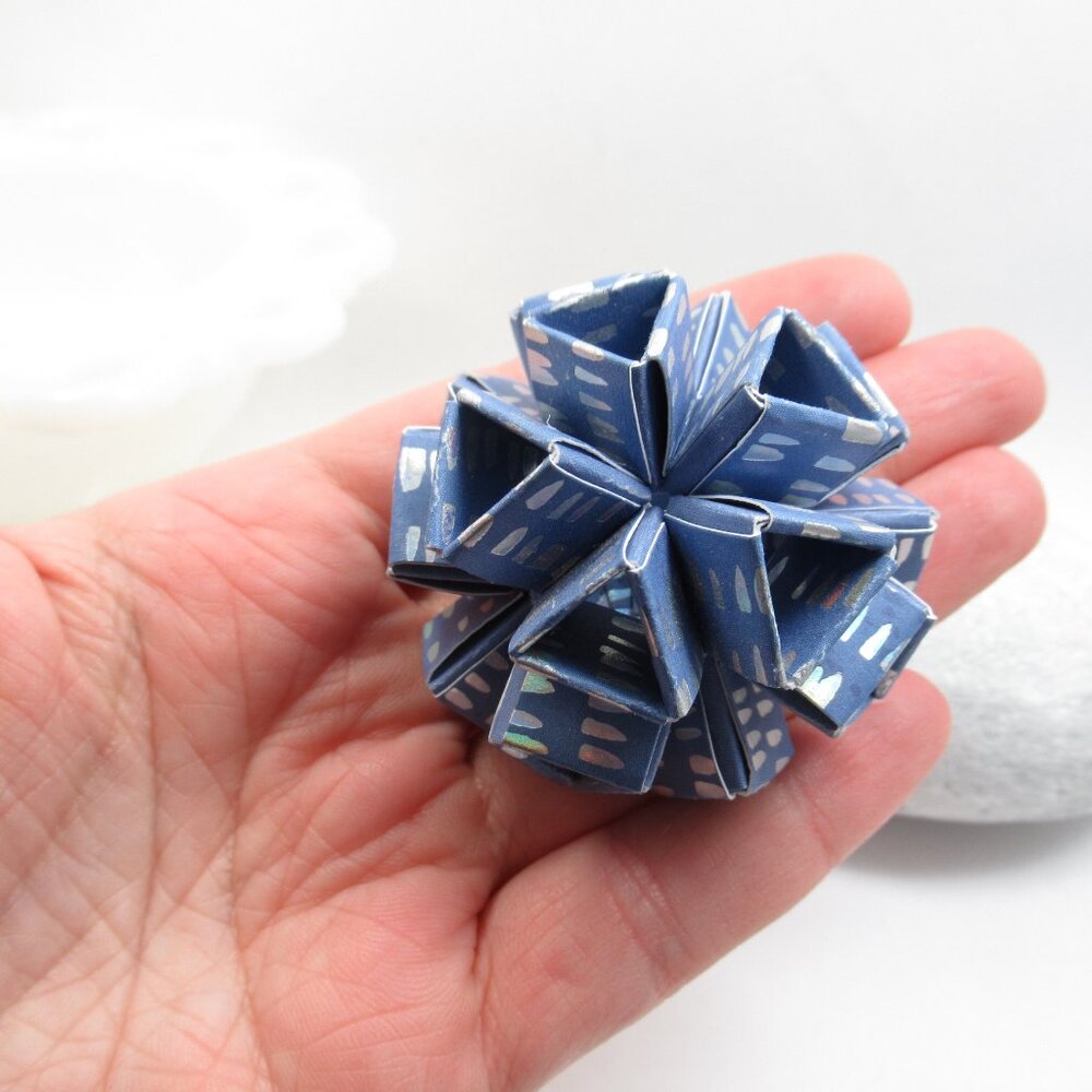 Geometric Origami Brooch - Picture 3 of 10